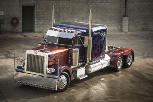 Peterbilt 379 Optimus Prime 2007 года